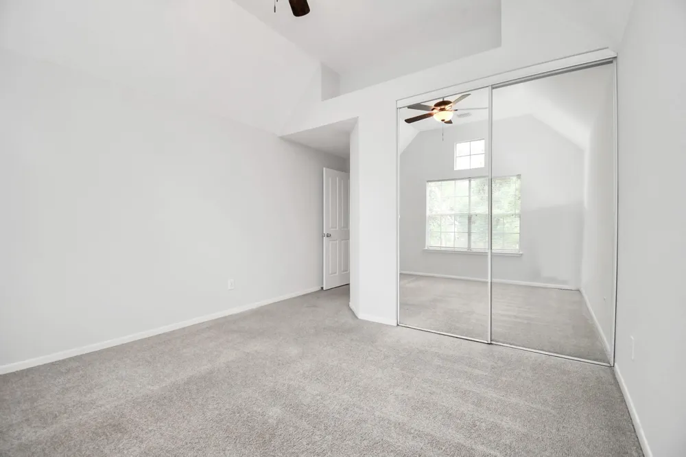 60 Lakeridge Court The Woodlands, TX 77381