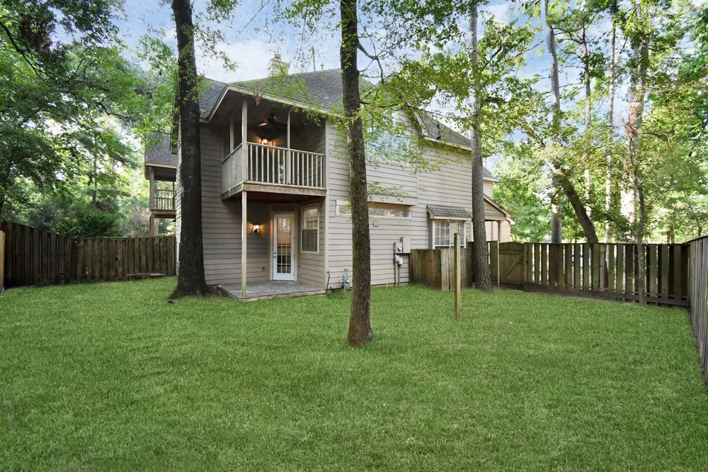 60 Lakeridge Court The Woodlands, TX 77381