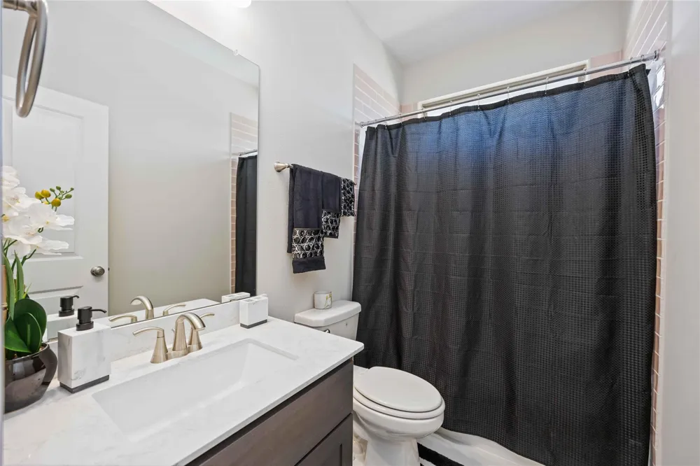 5006 Ashland Glen Lane Manvel, TX 77578