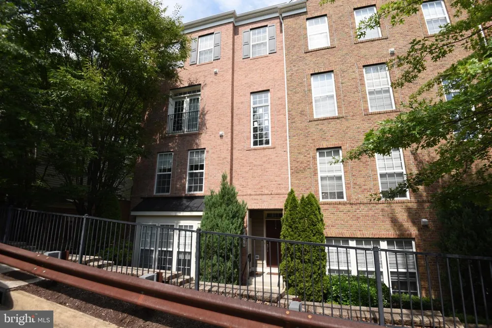 2358 MERSEYSIDE DRIVE Woodbridge, VA 22191