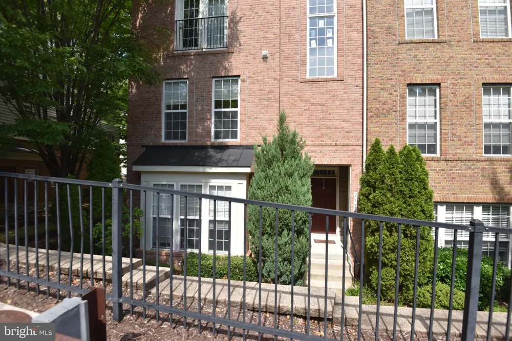 2358 MERSEYSIDE DRIVE Woodbridge, VA 22191