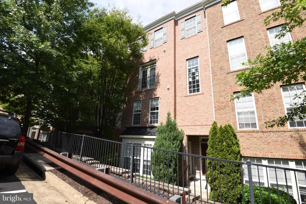 2358 MERSEYSIDE DRIVE Woodbridge, VA 22191