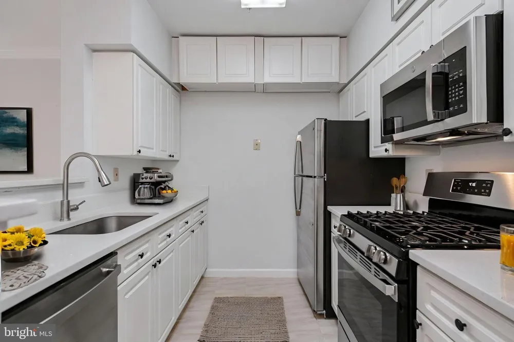 12913 ALTON SQUARE #320 Herndon, VA 20170