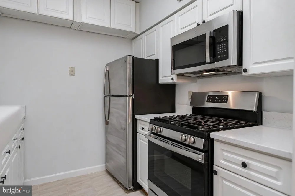 12913 ALTON SQUARE #320 Herndon, VA 20170