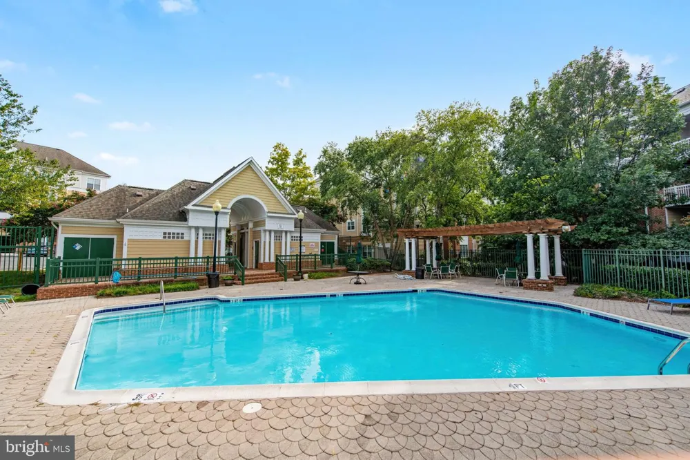 12913 ALTON SQUARE #320 Herndon, VA 20170