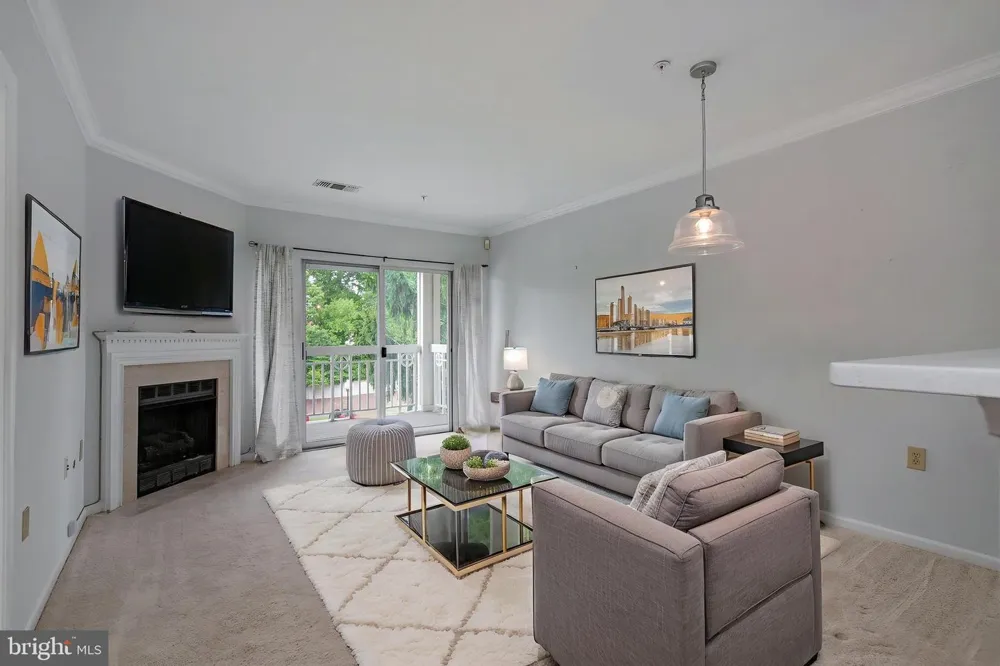 12913 ALTON SQUARE #320 Herndon, VA 20170