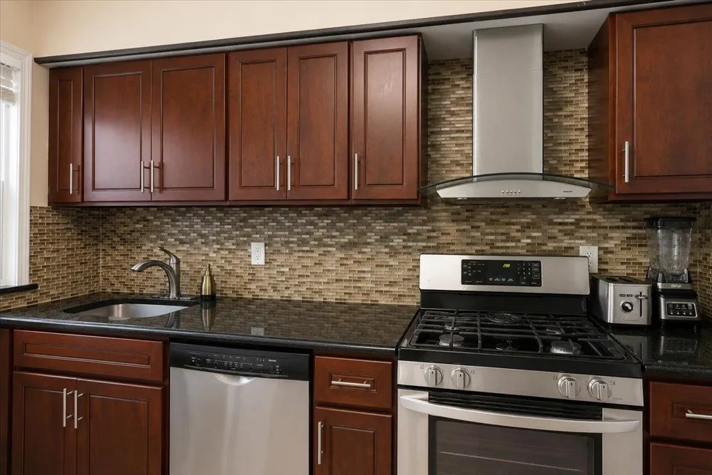 1009 PATERSON PLANK RD North Bergen, NJ 07047