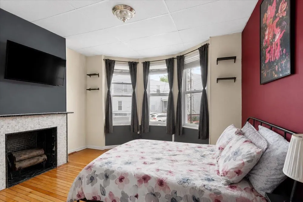 1009 PATERSON PLANK RD North Bergen, NJ 07047