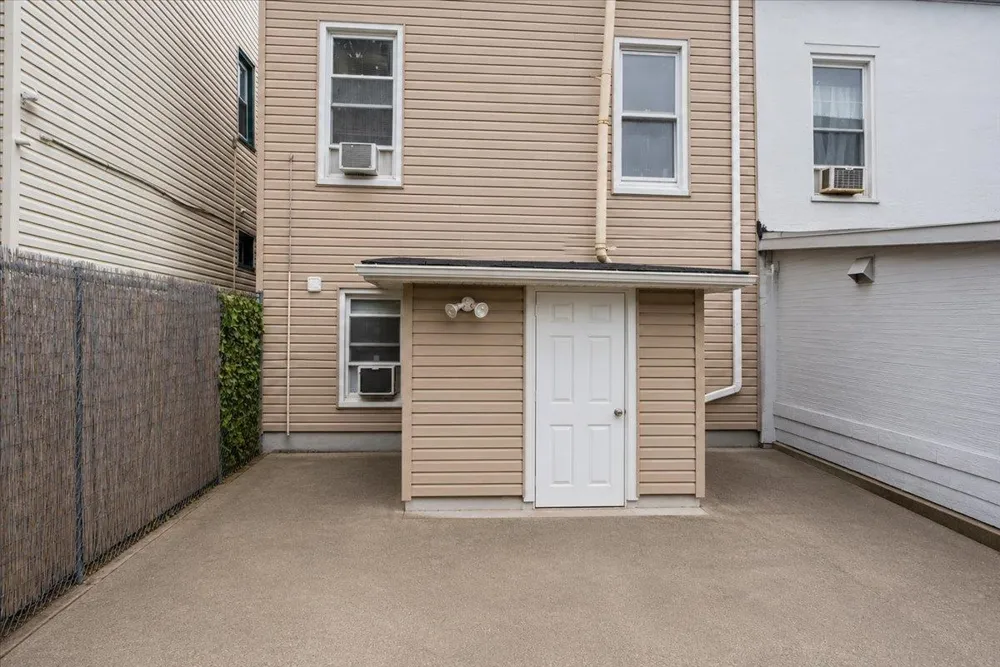 1009 PATERSON PLANK RD North Bergen, NJ 07047