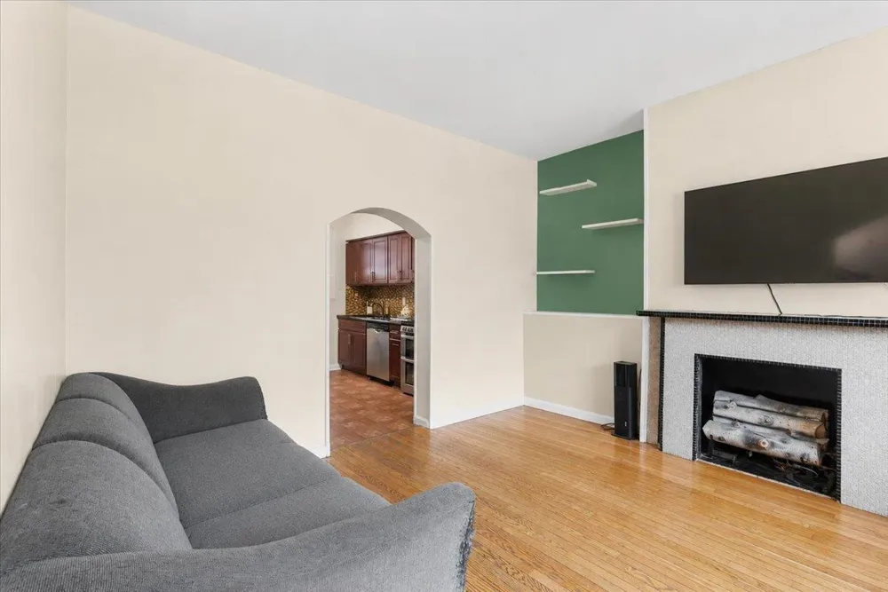 1009 PATERSON PLANK RD North Bergen, NJ 07047