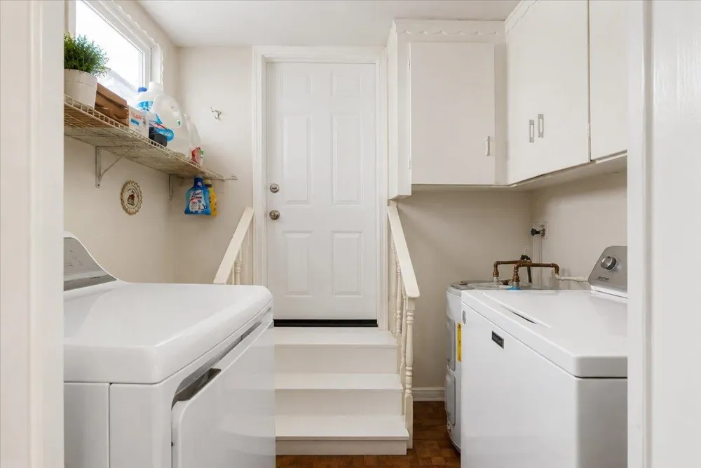 1009 PATERSON PLANK RD North Bergen, NJ 07047