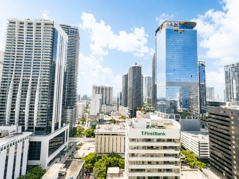 951 Brickell Ave #2407 Miami, FL 33131