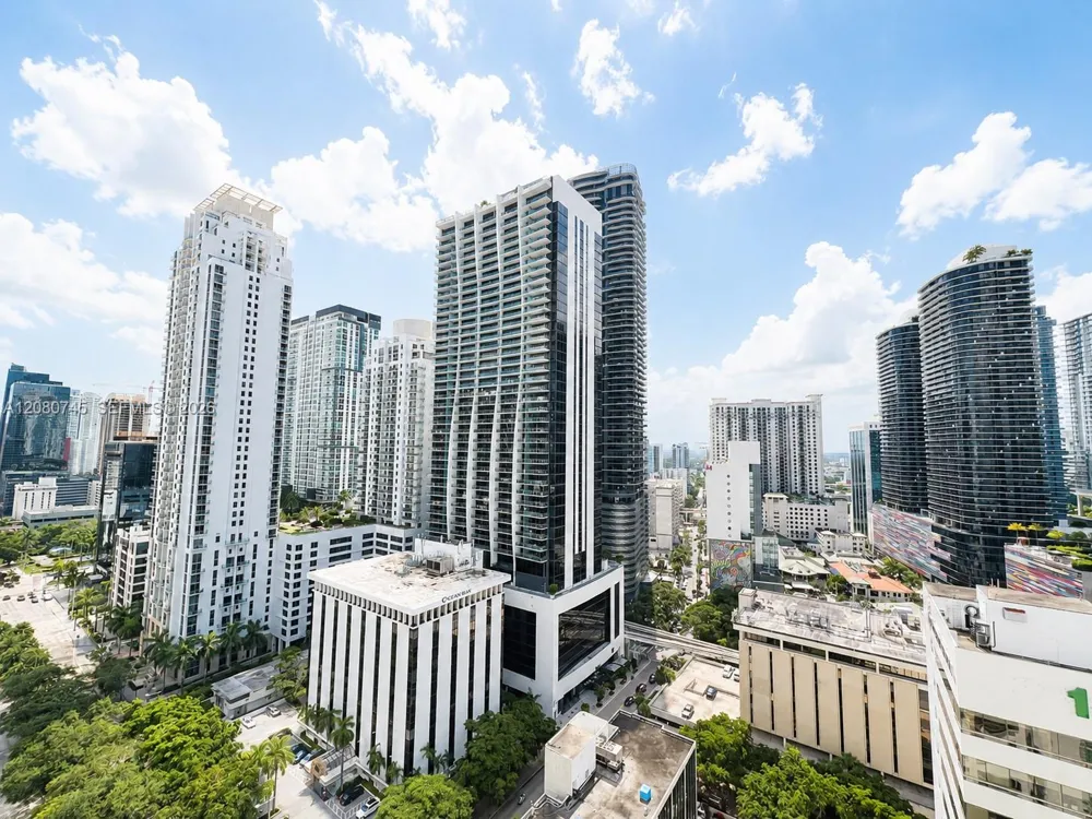 951 Brickell Ave #2407 Miami, FL 33131