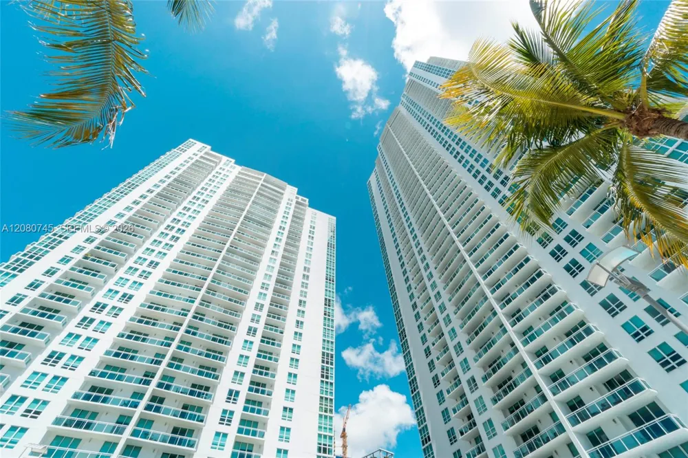 951 Brickell Ave #2407 Miami, FL 33131