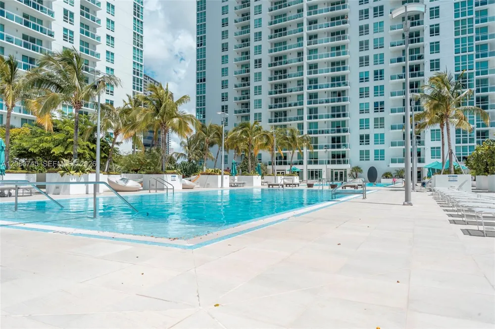 951 Brickell Ave #2407 Miami, FL 33131
