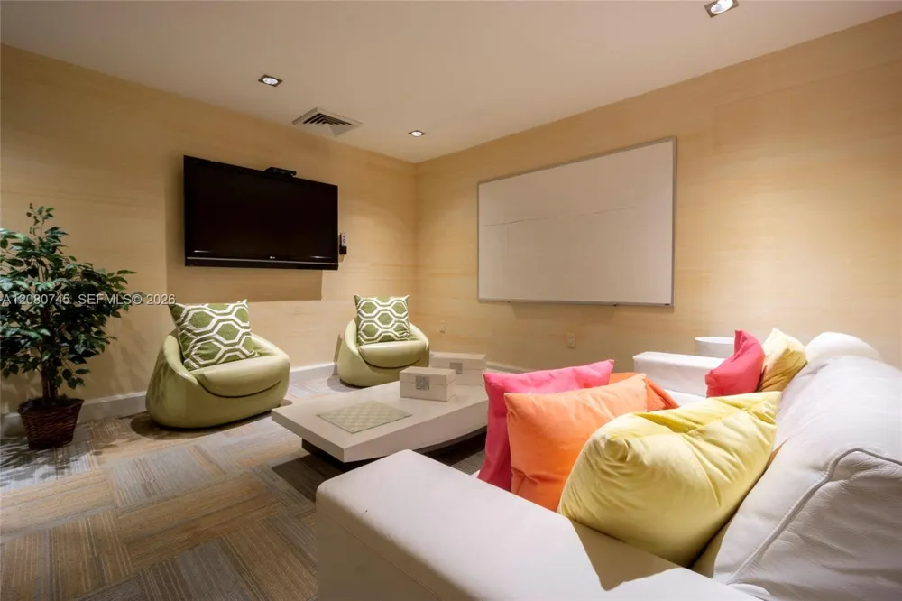 951 Brickell Ave #2407 Miami, FL 33131