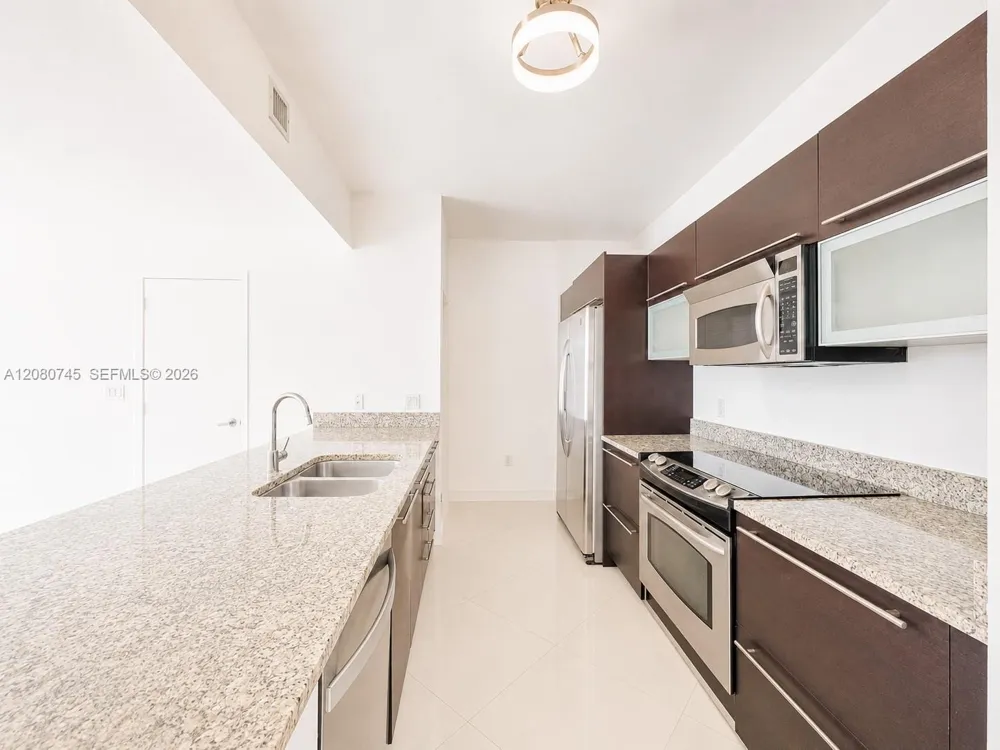 951 Brickell Ave #2407 Miami, FL 33131