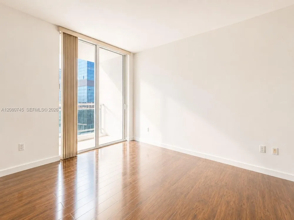 951 Brickell Ave #2407 Miami, FL 33131
