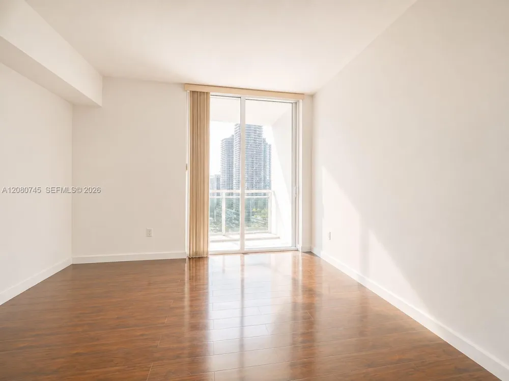951 Brickell Ave #2407 Miami, FL 33131