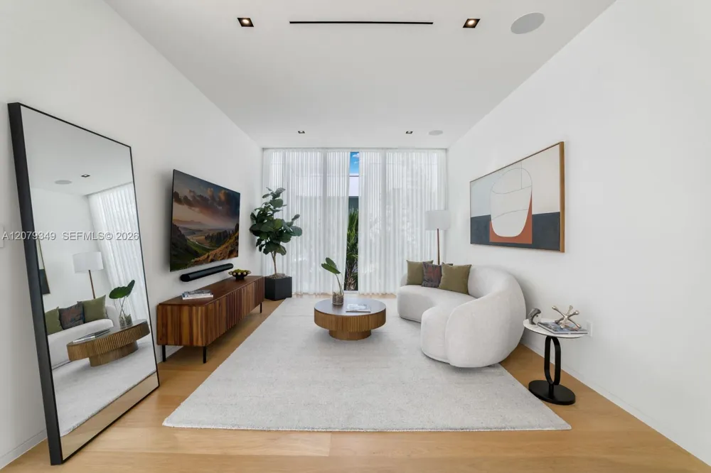 1031 W 48th St #6 Miami Beach, FL 33140