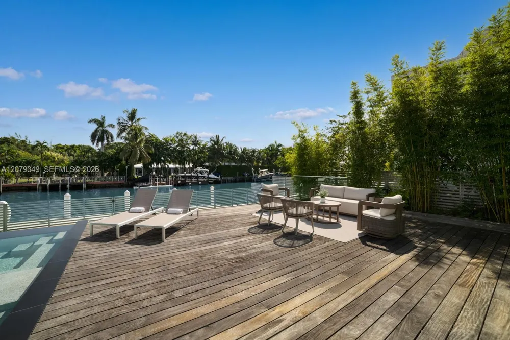 1031 W 48th St #6 Miami Beach, FL 33140