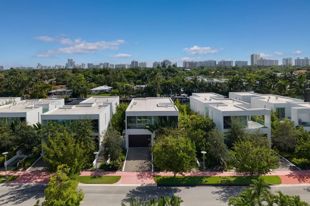 1031 W 48th St #6 Miami Beach, FL 33140