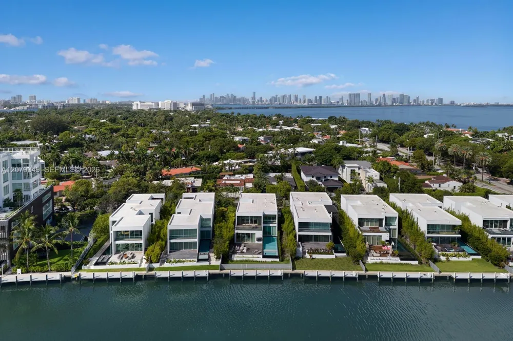 1031 W 48th St #6 Miami Beach, FL 33140