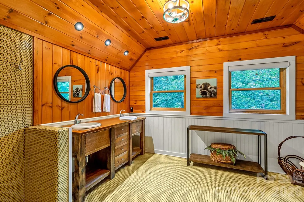 597 Auborn Trivette Road Sugar Grove, NC 28679