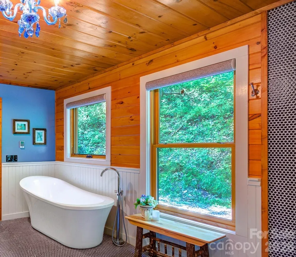 568 Auborn Trivette Road Sugar Grove, NC 28679