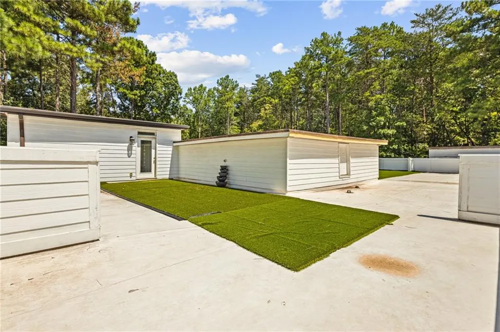 6409 Snelling Mill Road Flowery Branch, GA 30542