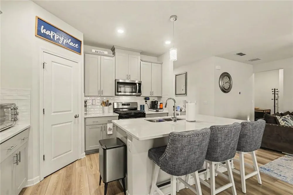 7789 Richmond Trail Fairburn, GA 30213
