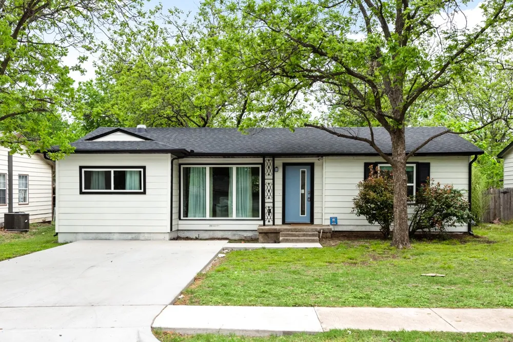 2321 Muret Street Irving, TX 75062