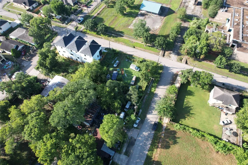 4301 Dupont Street Houston, TX 77021