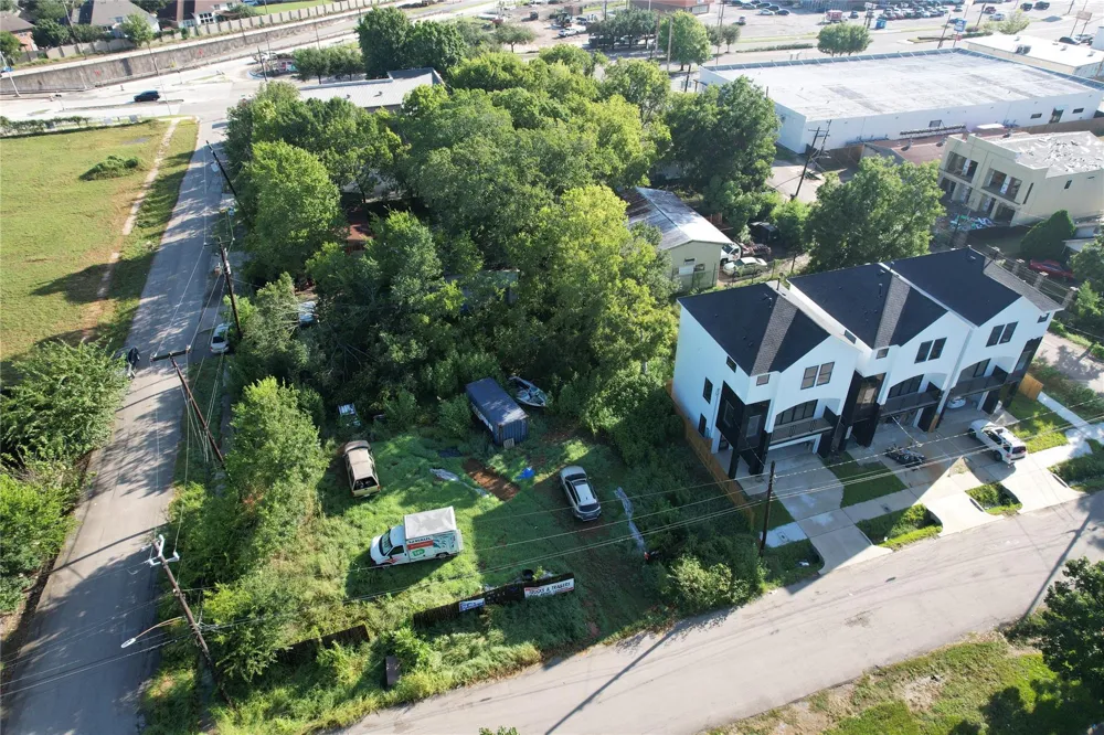 4301 Dupont Street Houston, TX 77021