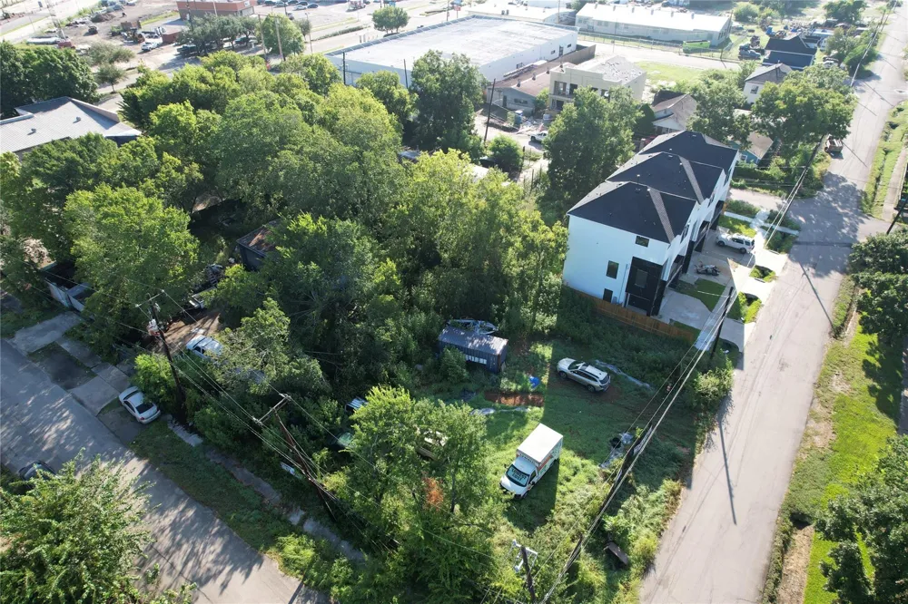4301 Dupont Street Houston, TX 77021