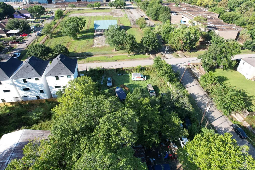 4301 Dupont Street Houston, TX 77021