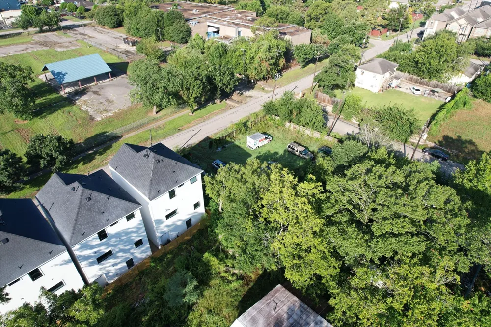 4301 Dupont Street Houston, TX 77021