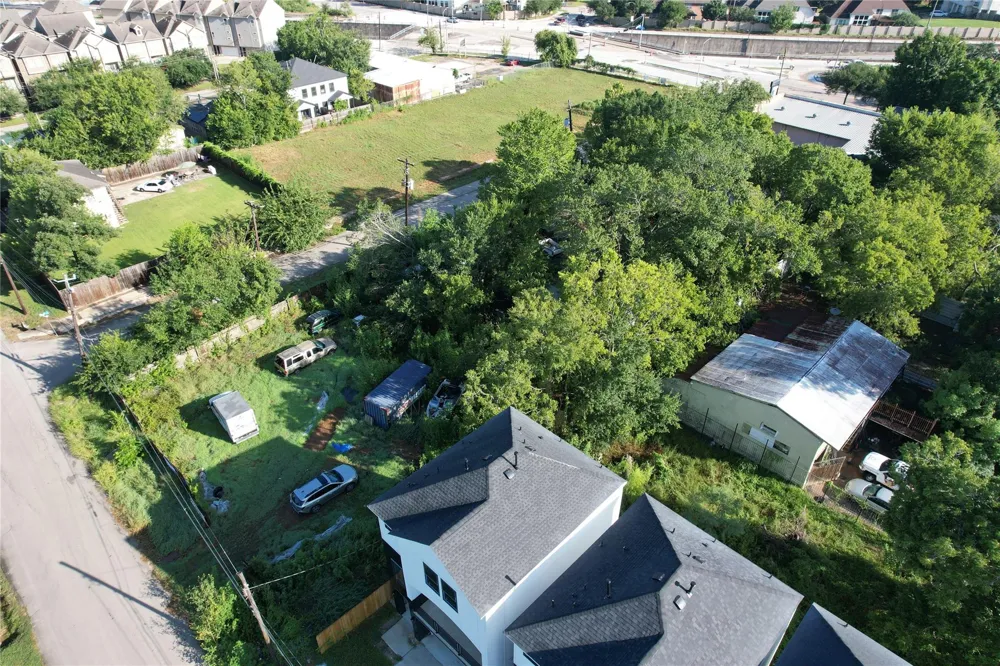 4301 Dupont Street Houston, TX 77021