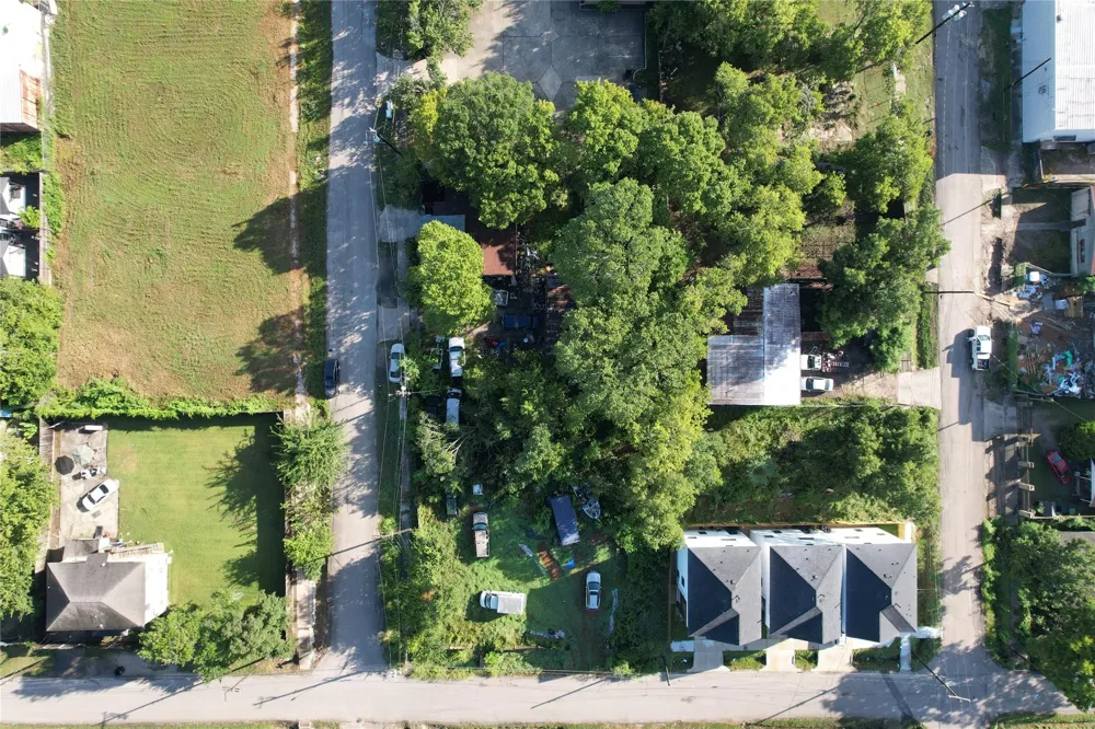 4301 Dupont Street Houston, TX 77021