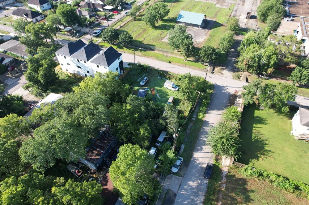 4301 Dupont Street Houston, TX 77021