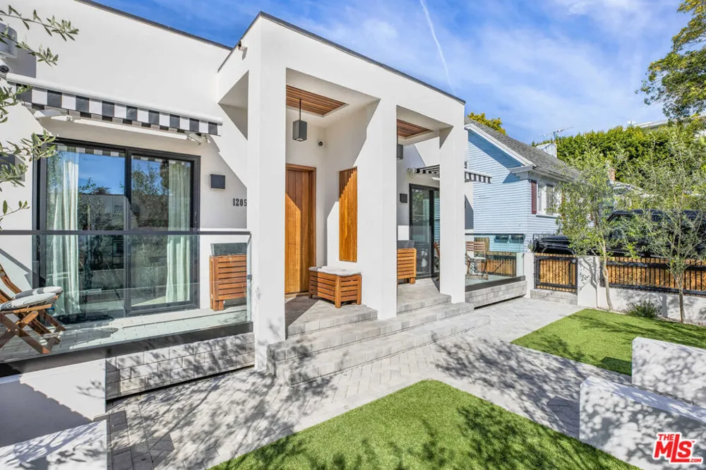 1205 GENESEE AVENUE West Hollywood, CA 90046