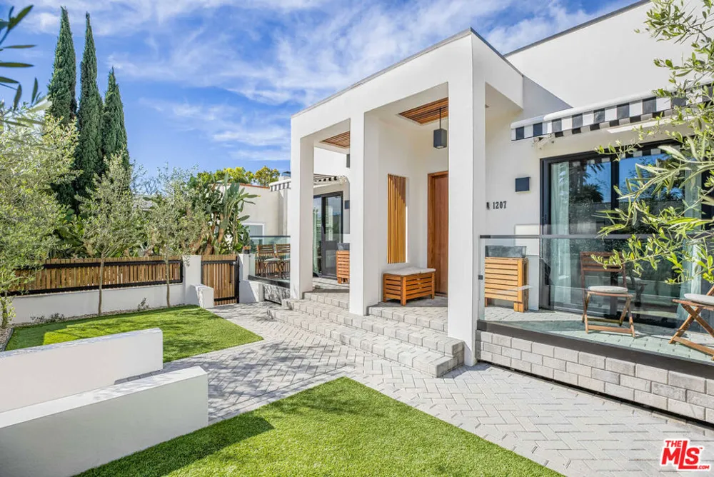 1205 GENESEE AVENUE West Hollywood, CA 90046