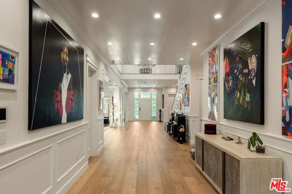 15272 Valley Vista Boulevard Sherman Oaks, CA 91403