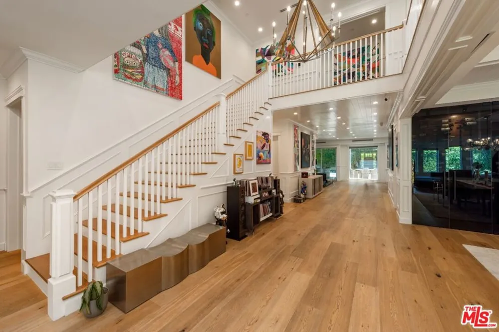15272 Valley Vista Boulevard Sherman Oaks, CA 91403