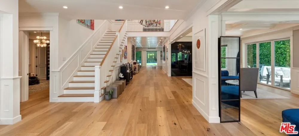 15272 Valley Vista Boulevard Sherman Oaks, CA 91403