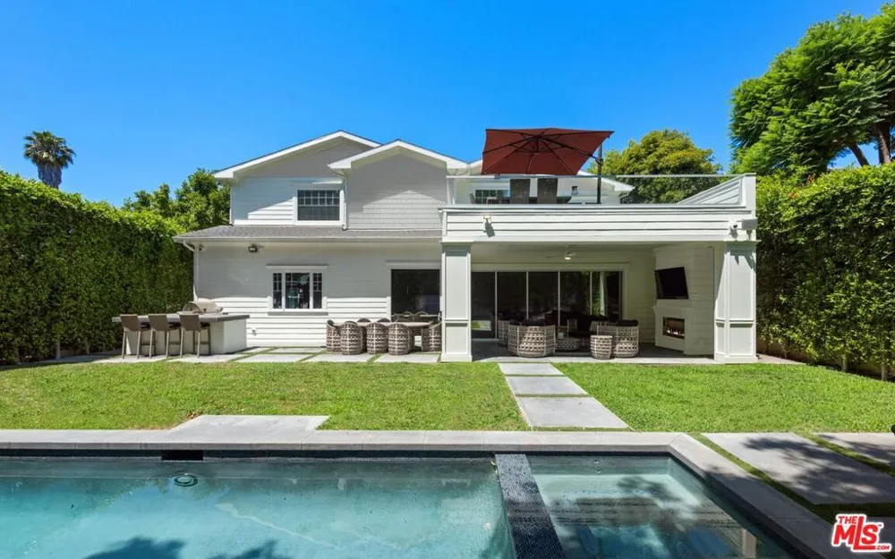 15272 Valley Vista Boulevard Sherman Oaks, CA 91403