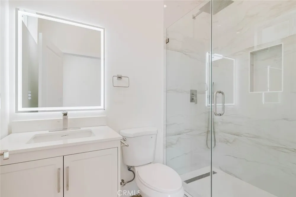 1167 Raymond Avenue #C Glendale, CA 91201