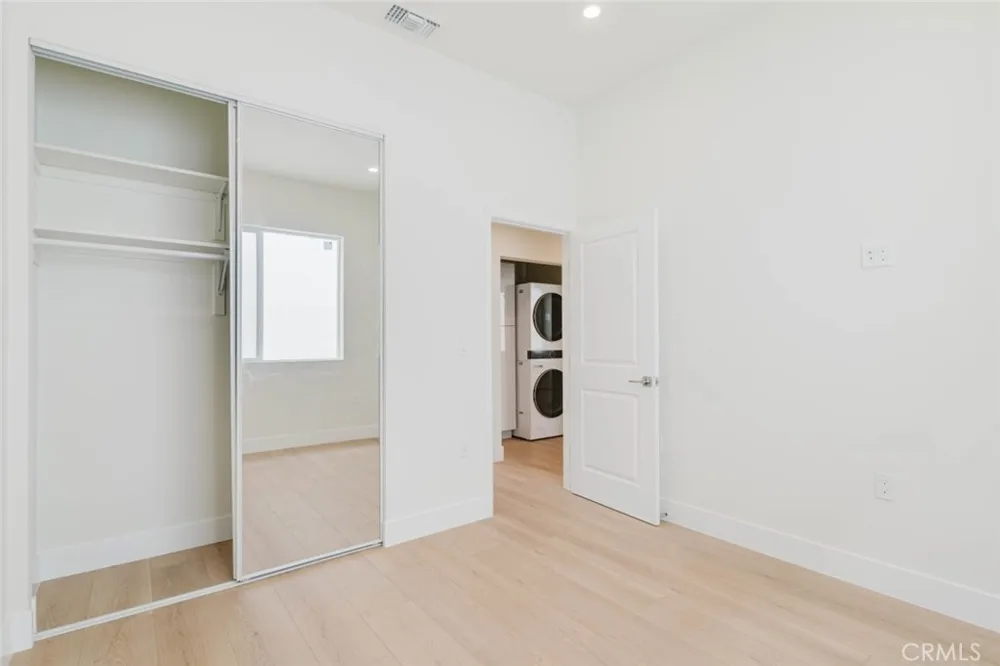1167 Raymond Avenue #C Glendale, CA 91201