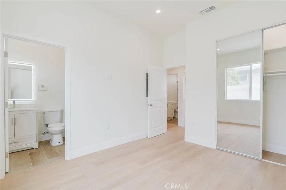 1167 Raymond Avenue #C Glendale, CA 91201
