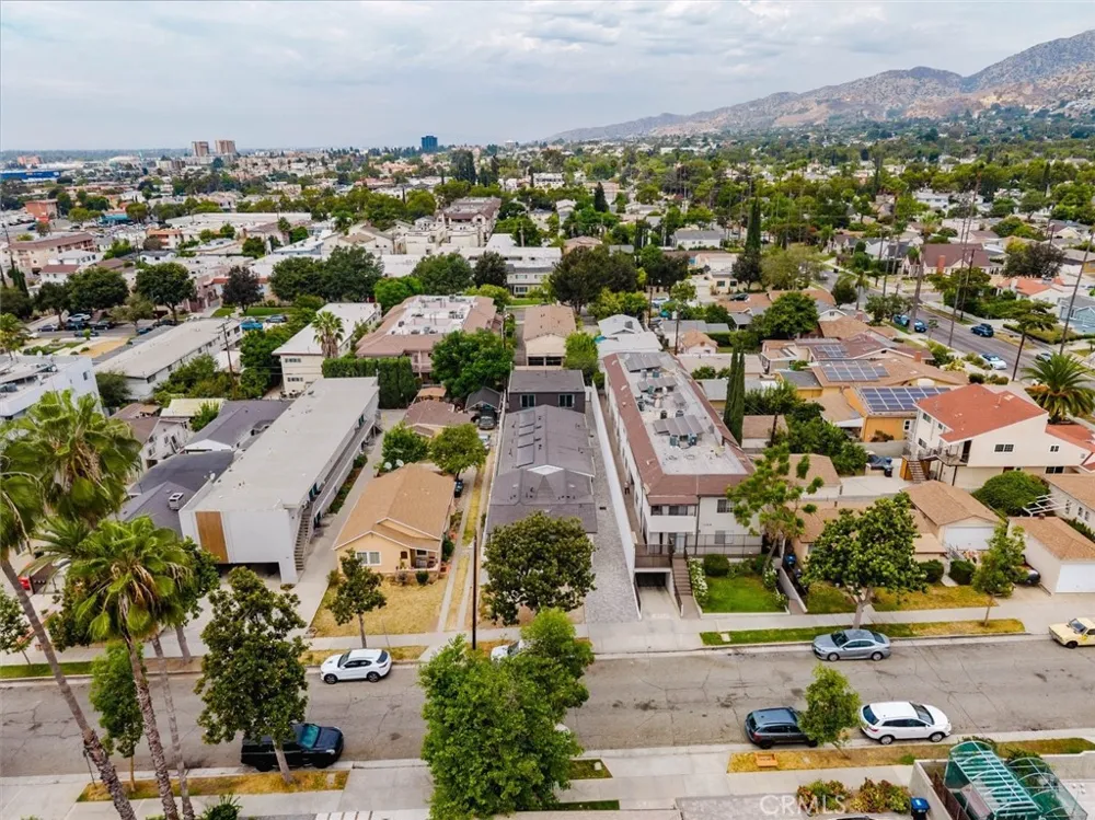 1167 Raymond Avenue #C Glendale, CA 91201
